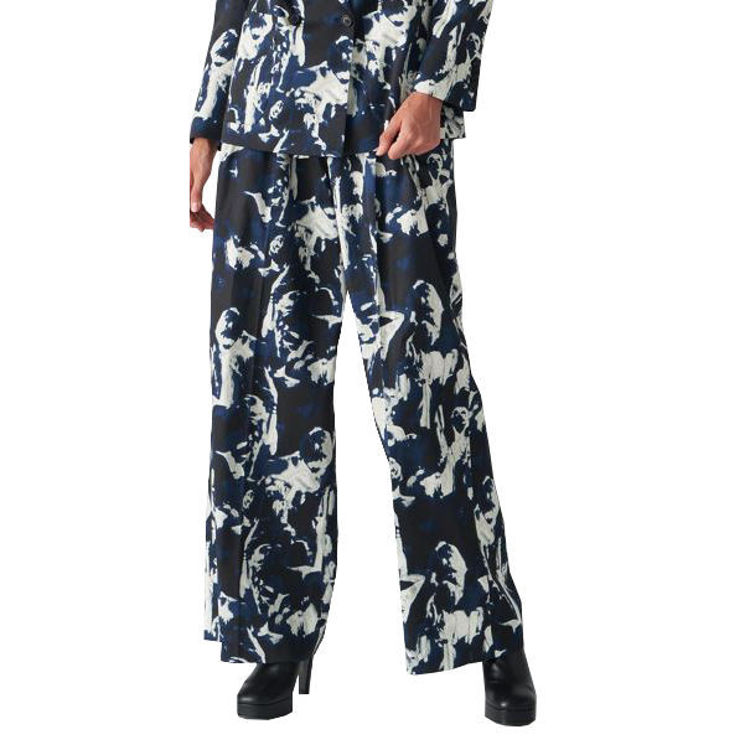 582 NAVY